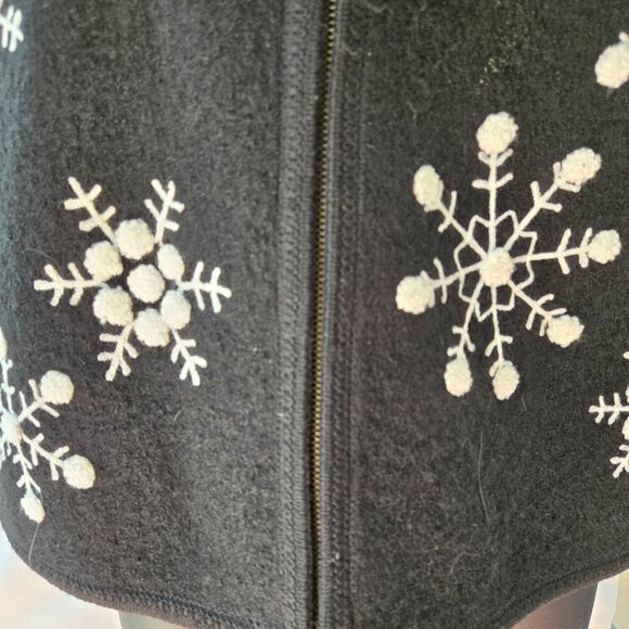 Lisa International Boiled Wool Vest with Embroidered Snowflakes - Picture 7 of 8